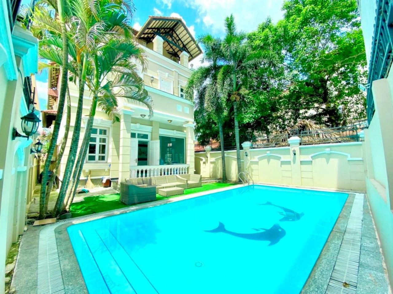 Gem 15a-8 Phong Ngu-10 Giuong-ho Boi Lon Villa