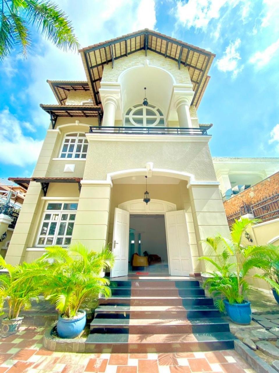 Biệt thự Gem 15a-8 Phong Ngu-10 Giuong-ho Boi Lon