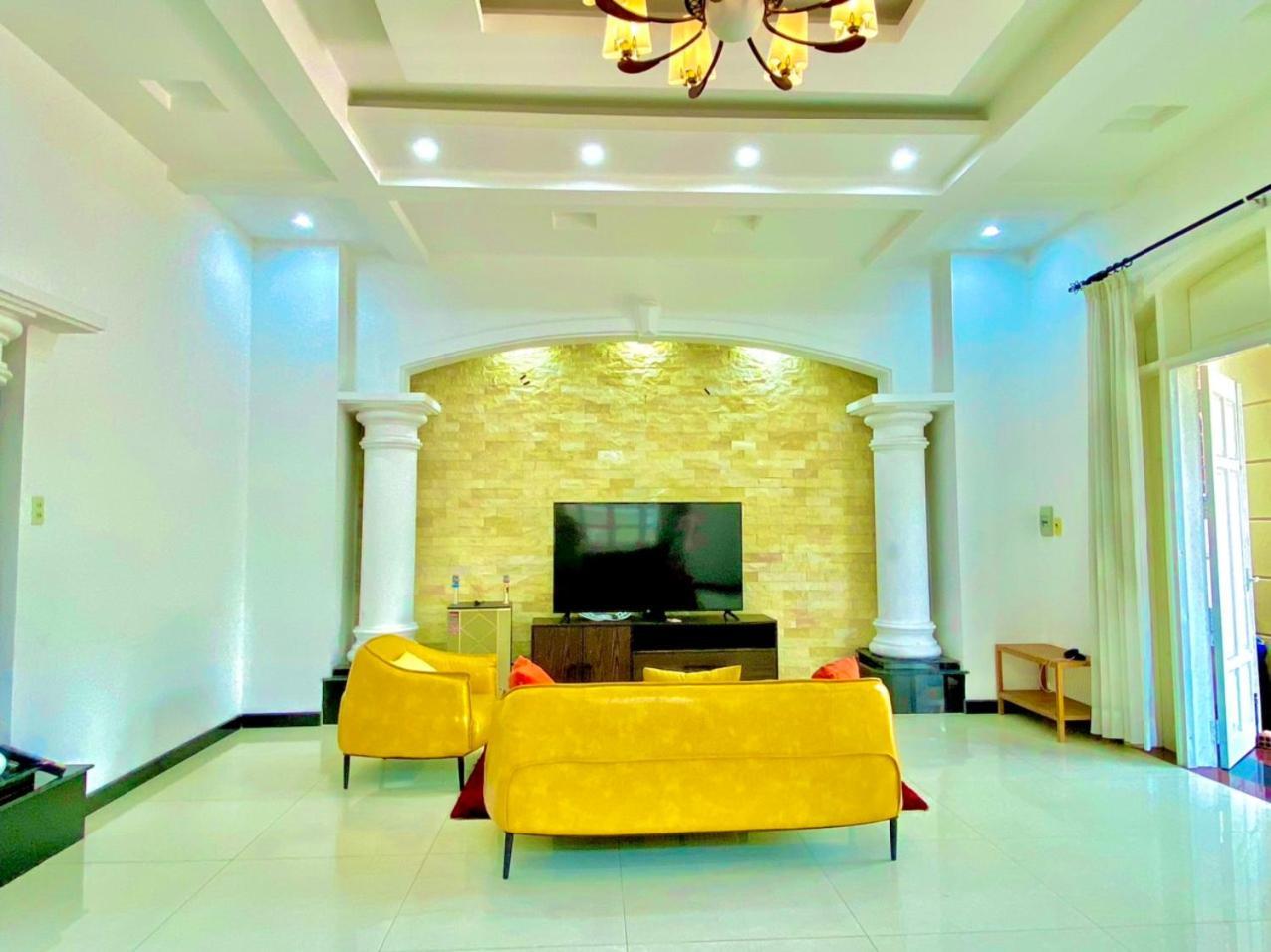 Gem 15a-8 Phong Ngu-10 Giuong-ho Boi Lon Villa Ho Chi Minh City
