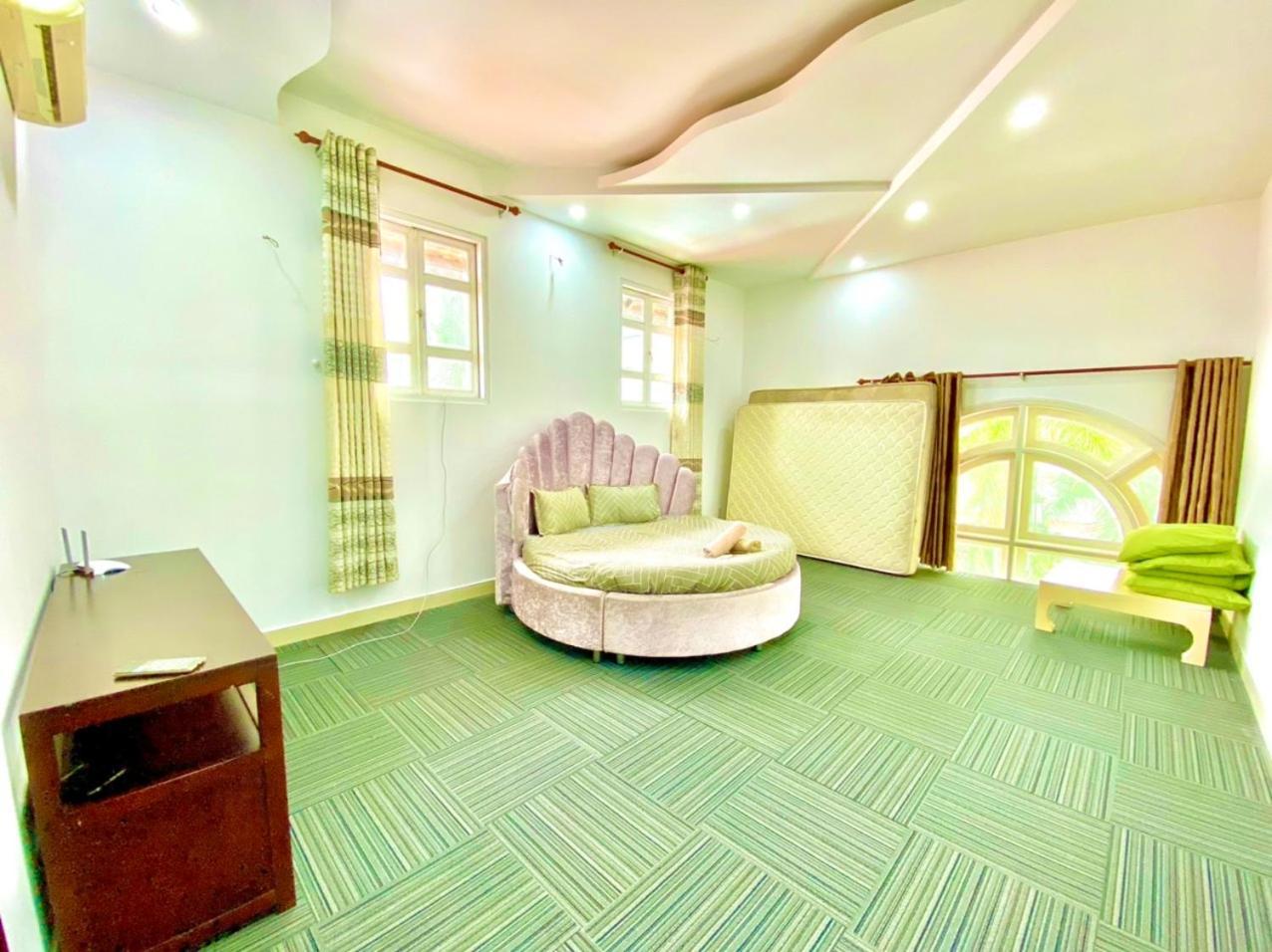 Gem 15a-8 Phong Ngu-10 Giuong-ho Boi Lon Biệt thự