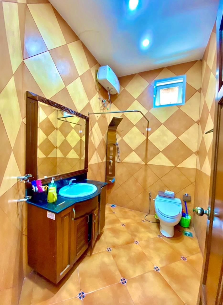 Gem 15a-8 Phong Ngu-10 Giuong-ho Boi Lon Biệt thự *