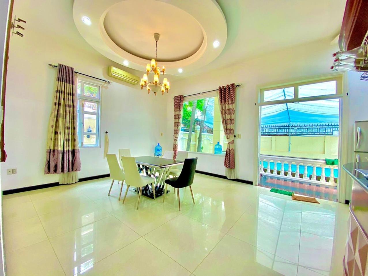 Gem 15a-8 Phong Ngu-10 Giuong-ho Boi Lon Villa